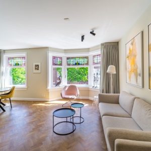 Woning aan de Woestduinstraat te Amsterdam