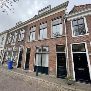 Woning aan de Achterom te Delft