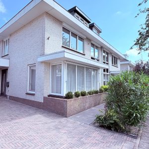 Woning aan de Catharina van Renneslaan te Amstelveen