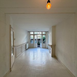 Woning aan de Groen van Prinstererstraat te Rotterdam