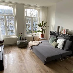 Woning aan de Henri Polaklaan te Amsterdam