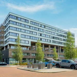 Woning aan de Martini van Geffenstraat te Amsterdam