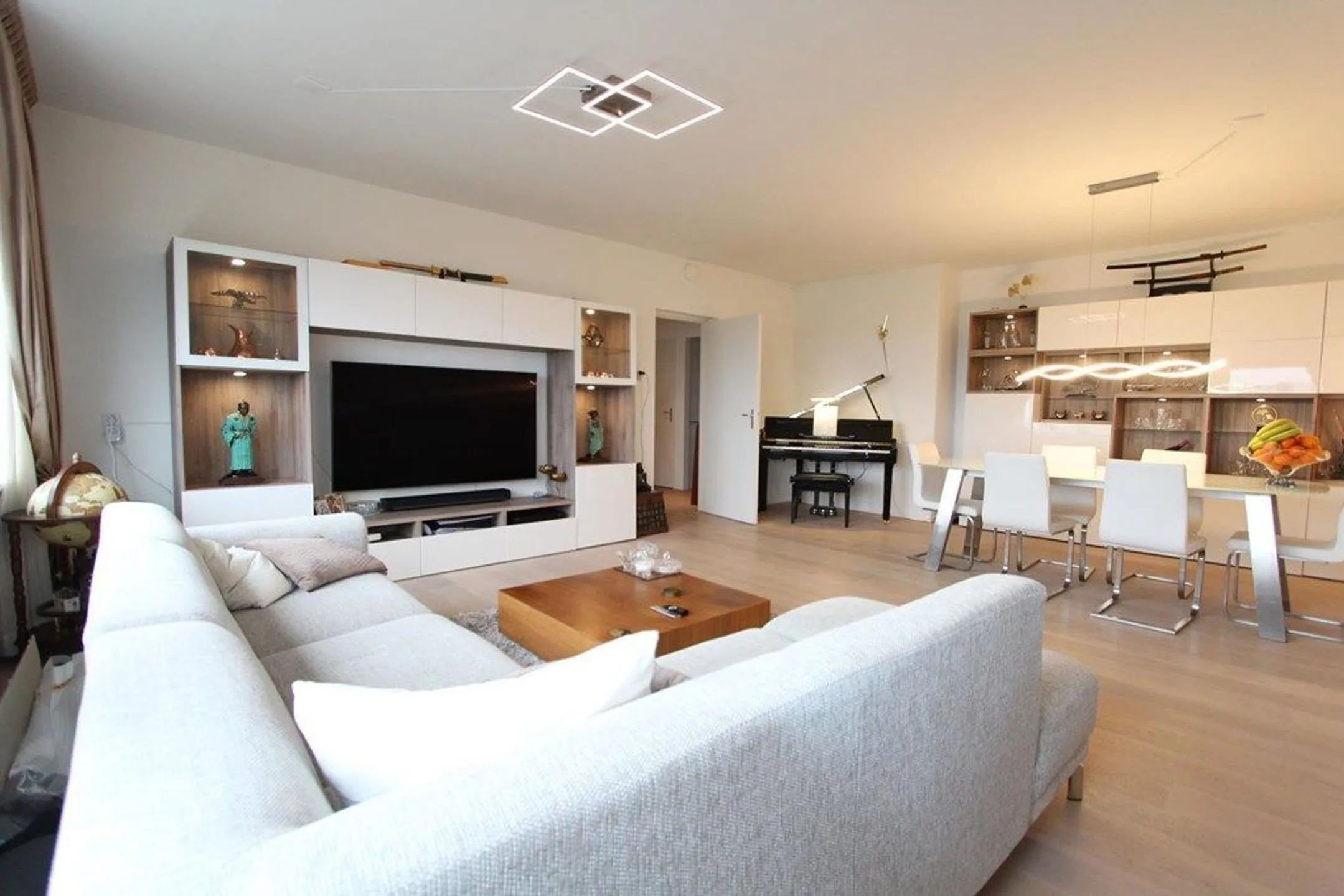 Woning aan de Wamberg te Amsterdam