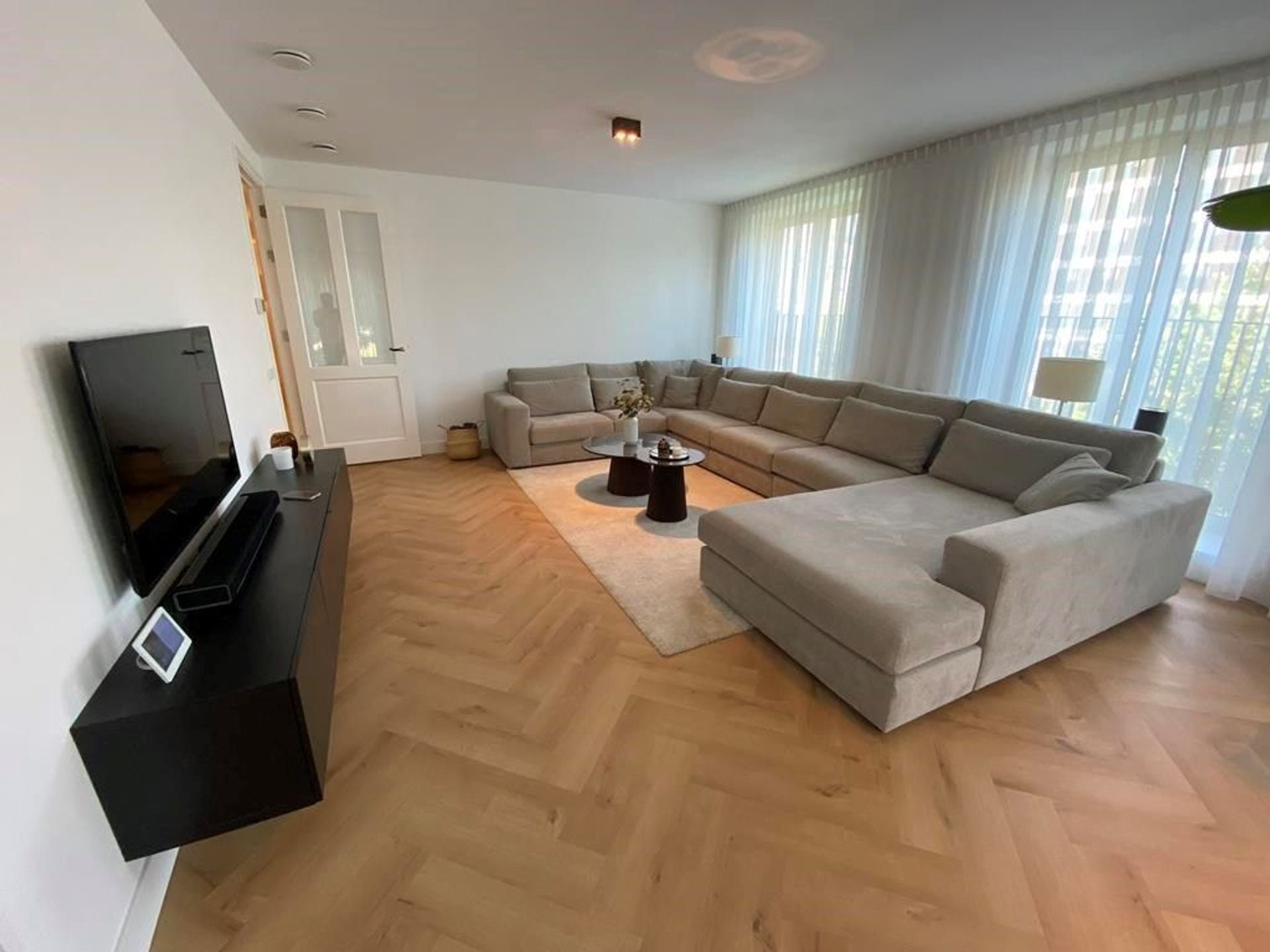 Woning aan de Wolbrantskerkweg te Amsterdam