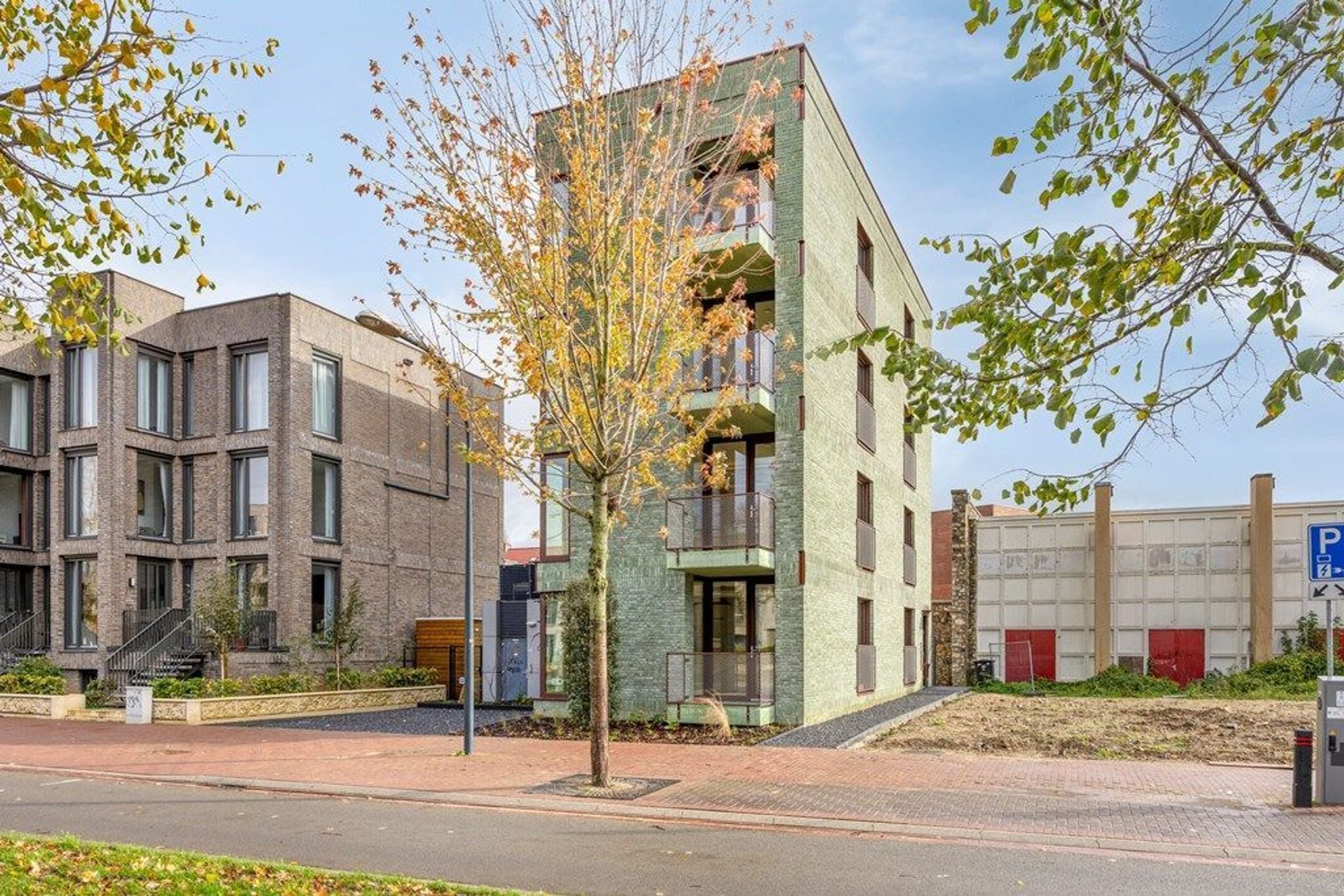 Woning aan de Burgemeester Michiels van Kessenichpassage te Maastricht