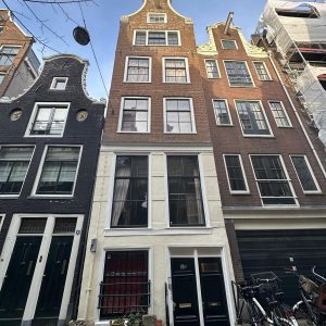 Woning aan de Korsjespoortsteeg te Amsterdam