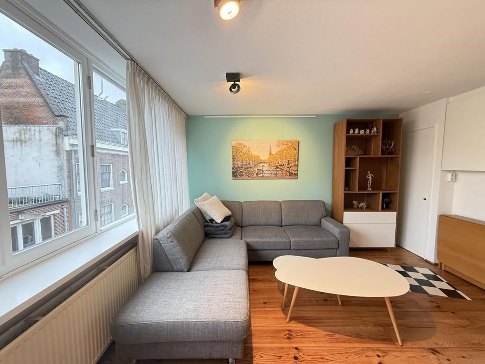 Woning aan de Tweede Egelantiersdwarsstraat te Amsterdam