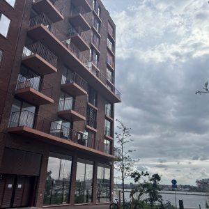 Woning aan de Werfkade te Amsterdam
